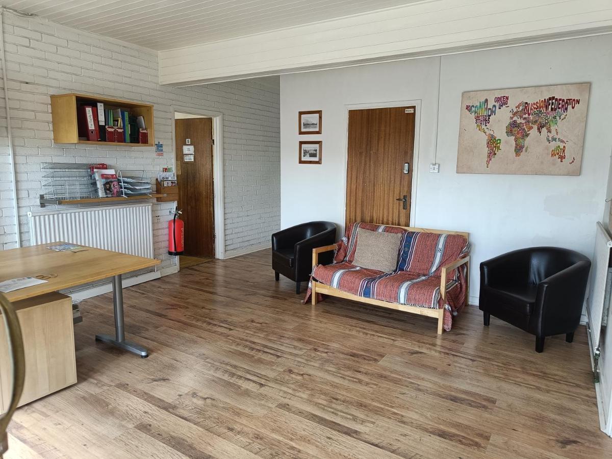 Y Doc At World Horizons Community Hub Hostel Ланели Екстериор снимка